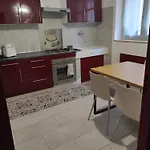 Сasa de vacaciones Le Gaffier, maison au pied de la Cité, climatisation, 2 chambres et belle cour sans vis à vis Carcasona