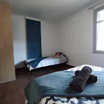 Le Gaffier, maison au pied de la Cité, climatisation, 2 chambres et belle cour sans vis à vis