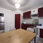Сasa de vacaciones Le Gaffier, maison au pied de la Cité, climatisation, 2 chambres et belle cour sans vis à vis *