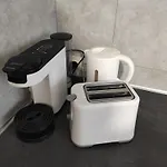 Сasa de vacaciones Le Gaffier, maison au pied de la Cité, climatisation, 2 chambres et belle cour sans vis à vis *