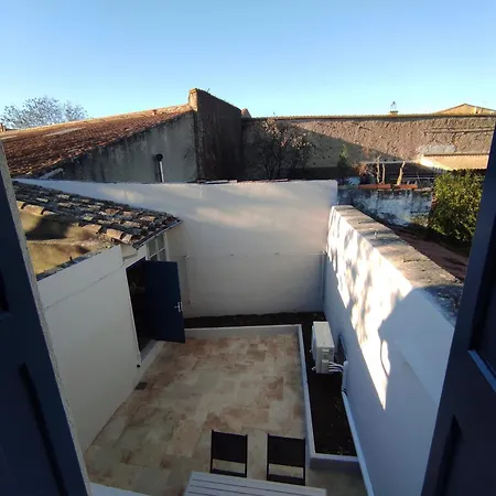 Holiday home Le Gaffier, Maison Au Pied De La Cite, Climatisation, 2 Et Belle Cour Sans Vis A Vis *