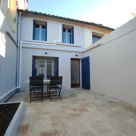 Holiday home Le Gaffier, Maison Au Pied De La Cite, Climatisation, 2 Et Belle Cour Sans Vis A Vis Carcassonne