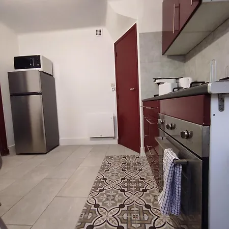 Le Petit Gaffier, Maison Au Pied De La Cite, Avec 2 Et Belle Cour Sans Vis A Vis Carcassonne