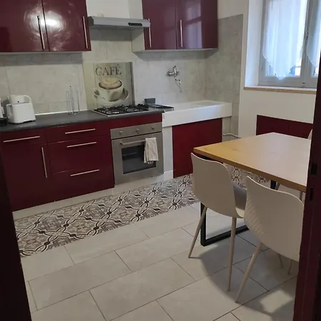 Holiday home Le Gaffier, Maison Au Pied De La Cite, Climatisation, 2 Et Belle Cour Sans Vis A Vis Carcassonne