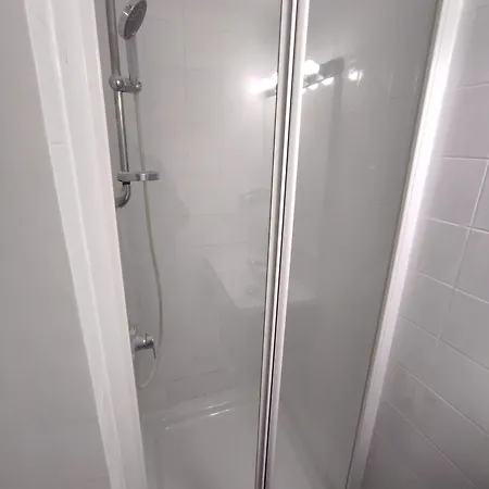 Le Gaffier, Maison Au Pied De La Cite, Climatisation, 2 Et Belle Cour Sans Vis A Vis Holiday home *
