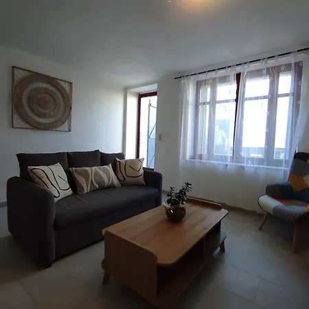 Сasa de vacaciones Le Gaffier, maison au pied de la Cité, climatisation, 2 chambres et belle cour sans vis à vis Carcasona