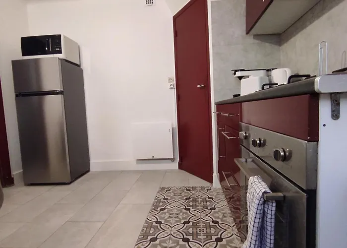 Le Petit Gaffier, Maison Au Pied De La Cite, Avec 2 Et Belle Cour Sans Vis A Vis Каркассон