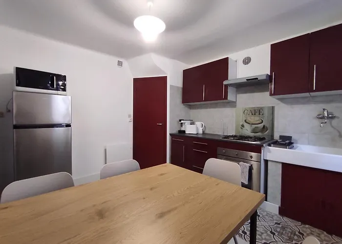 Дом отдыха Le Petit Gaffier, Maison Au Pied De La Cite, Avec 2 Et Belle Cour Sans Vis A Vis *