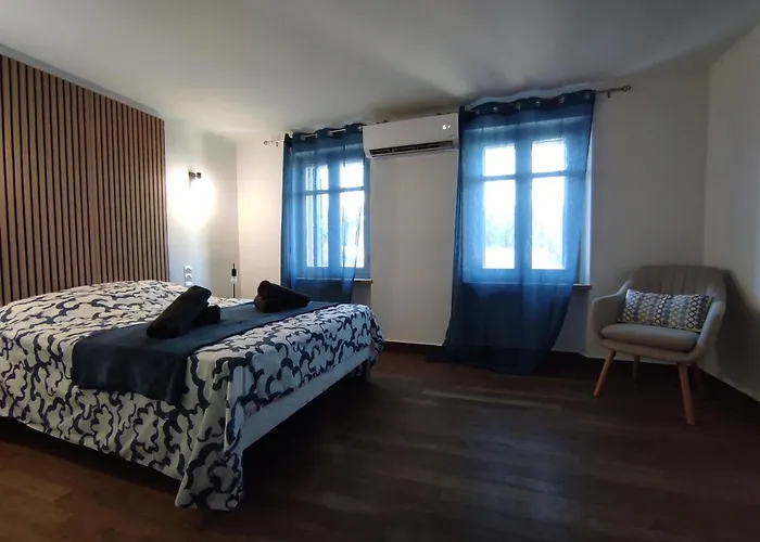 Le Petit Gaffier, Maison Au Pied De La Cité, Avec 2 Et Belle Cour Sans Vis à Vis Сasa de vacaciones *