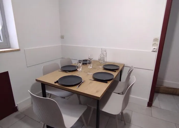 Le Petit Gaffier, Maison Au Pied De La Cité, Avec 2 Et Belle Cour Sans Vis à Vis Carcasona